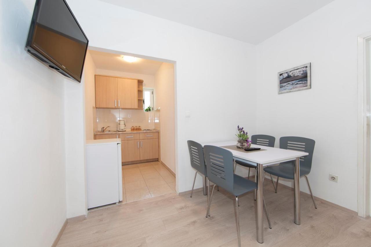 Apartmani Iva Tučepi Esterno foto