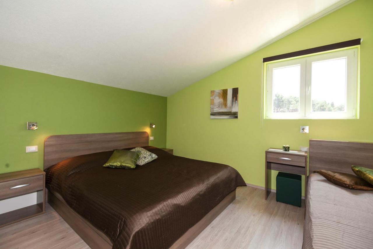 Apartmani Iva Tučepi Esterno foto