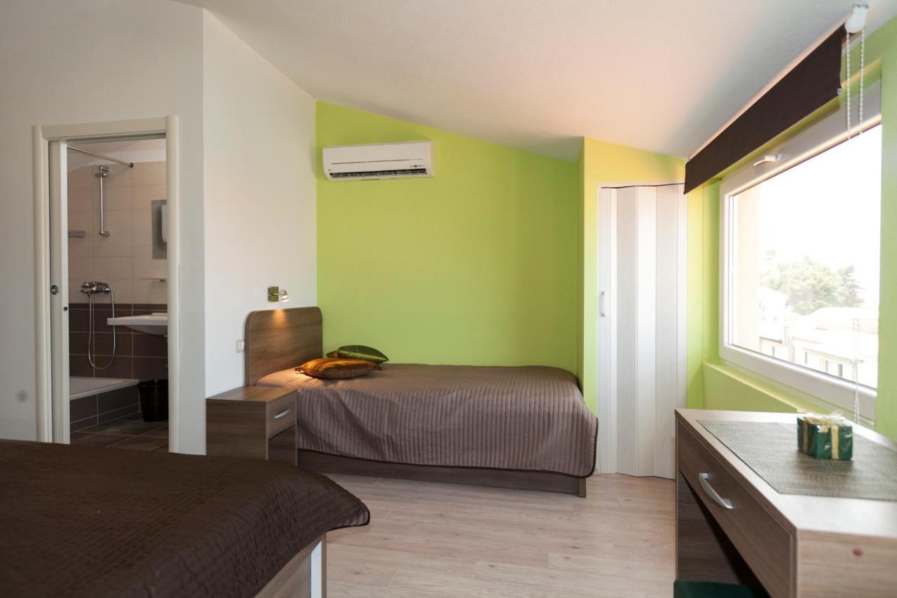 Apartmani Iva Tučepi Esterno foto