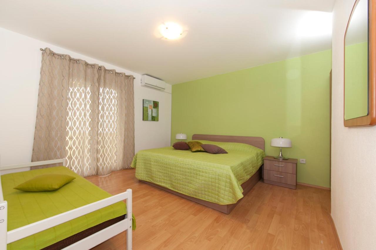 Apartmani Iva Tučepi Esterno foto
