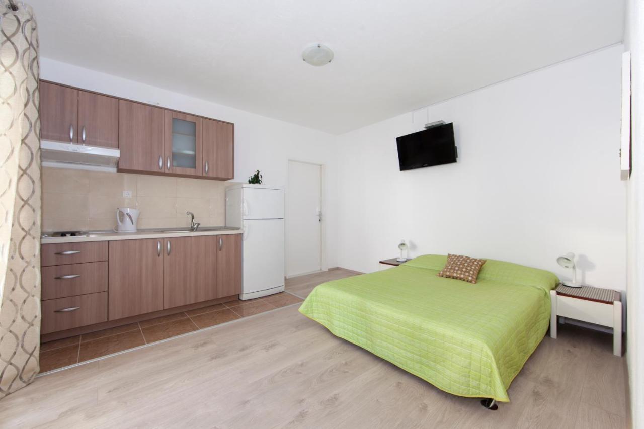 Apartmani Iva Tučepi Esterno foto