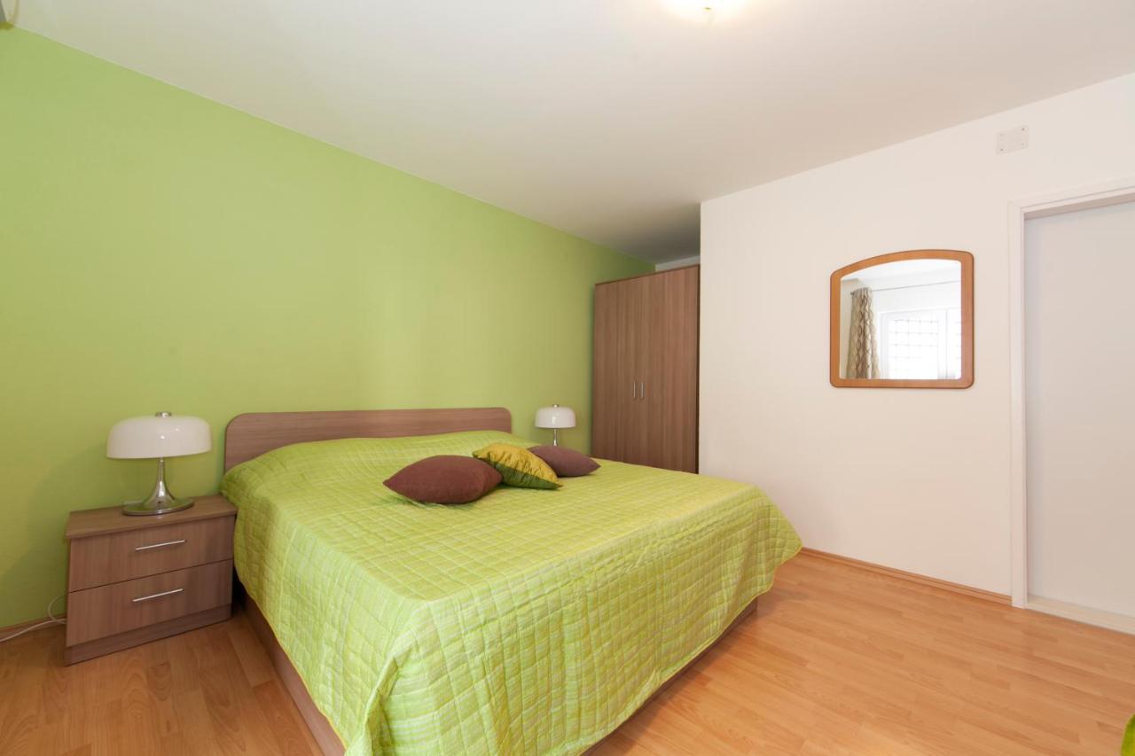 Apartmani Iva Tučepi Esterno foto