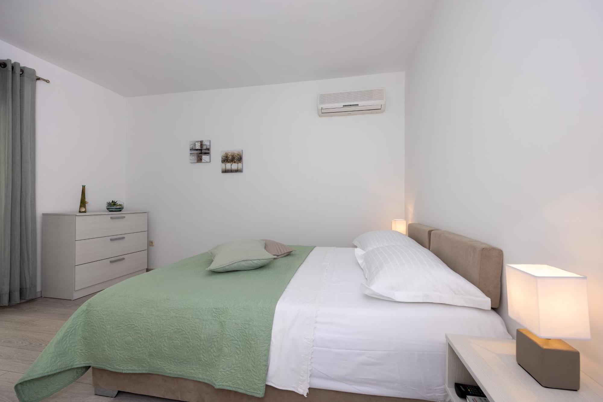 Apartmani Iva Tučepi Esterno foto
